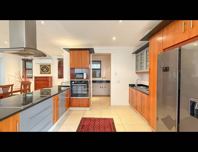3 BEDROOM TOWNHOUSE TO LET IN ZIMBALI ESTATE